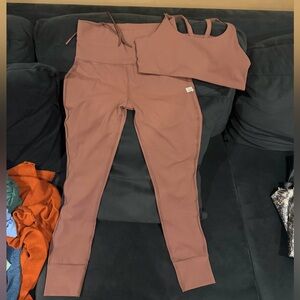 Vuori brown working set